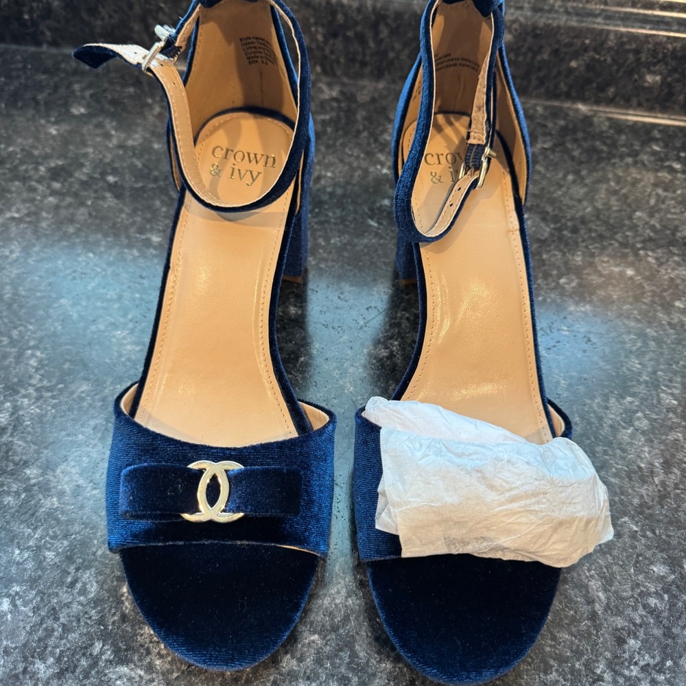 Crown & Ivy Ivy Navy Blue Velvet Block Heel Sandals Ankle Strap Gold Buckle 8.5 - Picture 8 of 8